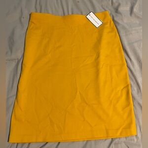 Yellow pencil skirt